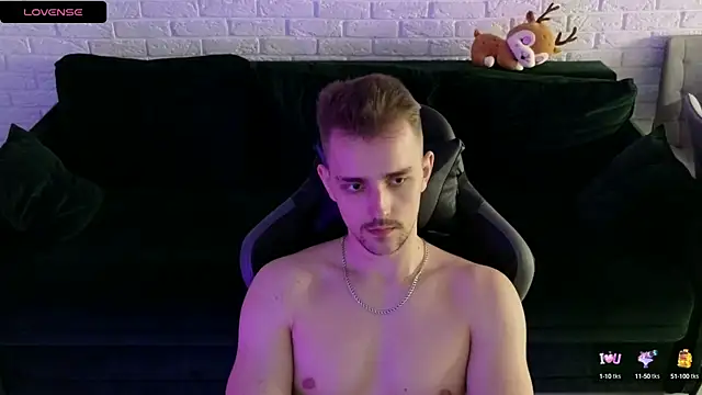 Snapshot of Larstar01 chatting on 01-08-25, 07:24 Larstar01 online show from 01-08-25, 07:24