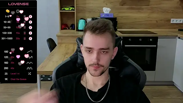 Snapshot of Larstar01 chatting on 01-12-25, 10:23 Larstar01 online show from 01-12-25, 10:23