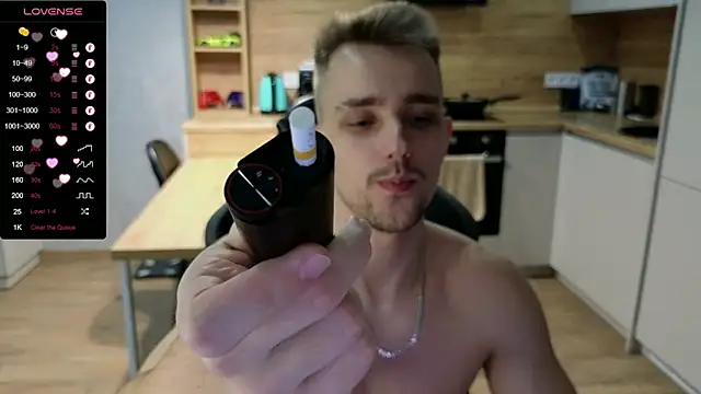 Snapshot of Larstar01 chatting on 02-08-25, 11:45 Larstar01 online show from 02-08-25, 11:45