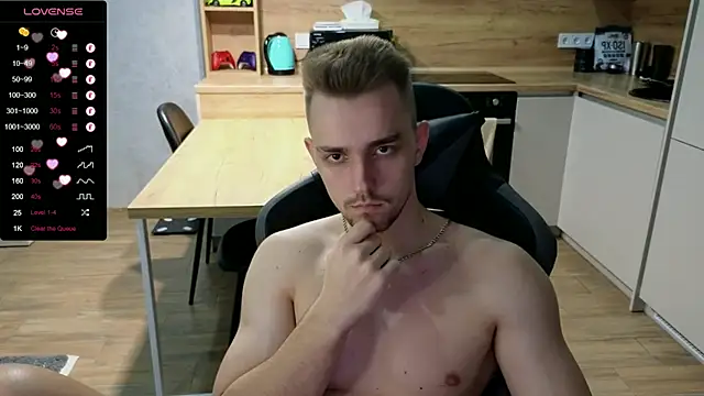 Snapshot of Larstar01 chatting on 02-11-25, 10:28 Larstar01 online show from 02-11-25, 10:28