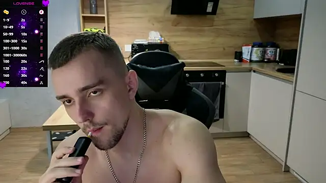 Snapshot of Larstar01 chatting on 03-07-25, 07:16 Larstar01 online show from 03-07-25, 07:16