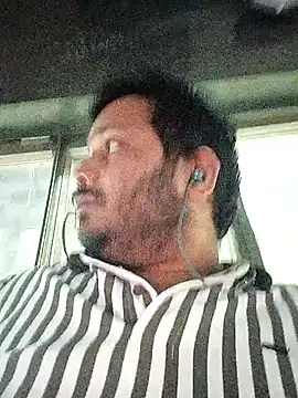 Snapshot of DeepakXxxR86 chatting on 12-14-25, 08:13 DeepakXxxR86 online show from 12-14-25, 08:13