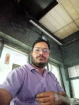 Snapshot of DeepakXxxR86 chatting on 12-16-25, 08:58 DeepakXxxR86 online show from 12-16-25, 08:58