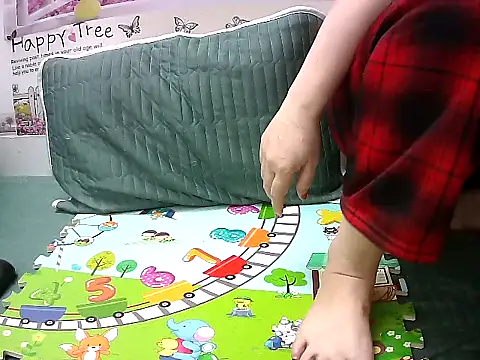 Snapshot of -Tilly chatting on 03-10-25, 01:43 -Tilly online show from 03-10-25, 01:43