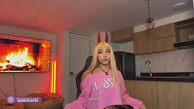 MarianaBranzz online show from 04-03-26, 05:11