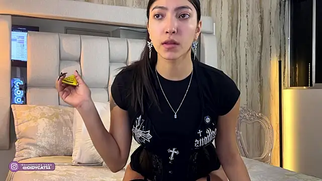 MarianaBranzz online show from 07-16-26, 02:17