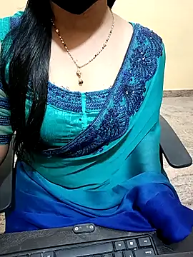 Snapshot of Nithya_05 chatting on 10-28-25, 04:49 Nithya 05 online show from 10-28-25, 04:49