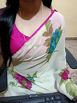Snapshot of Nithya_05 chatting on 11-04-25, 04:33 Nithya 05 online show from 11-04-25, 04:33