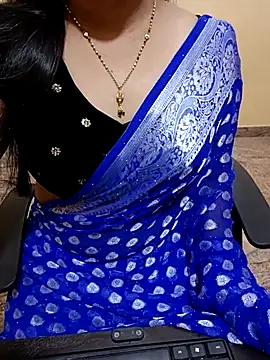 Snapshot of Nithya_05 chatting on 11-08-25, 05:29 Nithya 05 online show from 11-08-25, 05:29