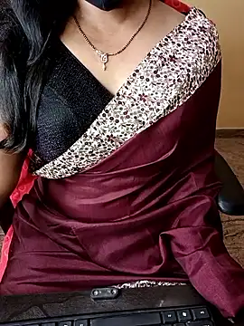 Snapshot of Nithya_05 chatting on 01-16-26, 05:11 Nithya 05 online show from 01-16-26, 05:11