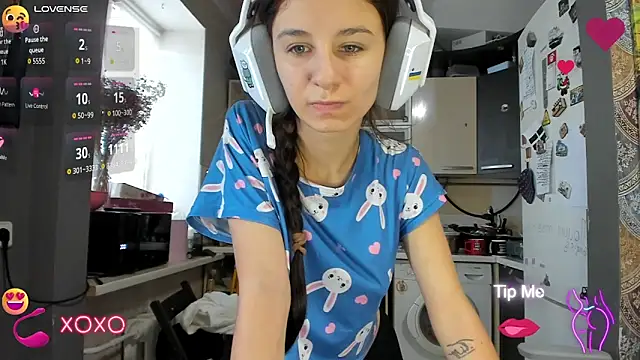  Nika Kik online show from 10-31-25, 12:17