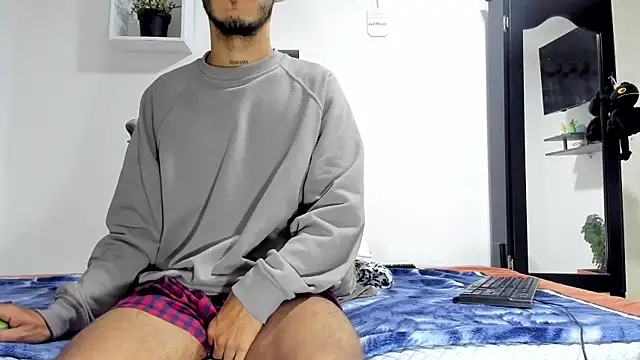 Snapshot of Aronxxs chatting on 01-10-25, 09:55 Aronxxs online show from 01-10-25, 09:55