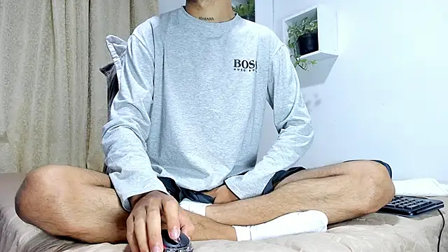 Snapshot of Aronxxs chatting on 03-03-25, 10:17 Aronxxs online show from 03-03-25, 10:17