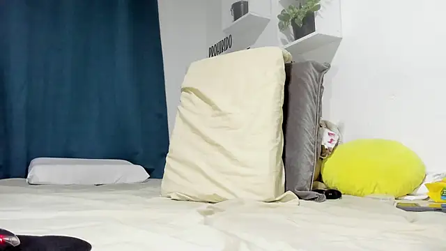 Snapshot of Aronxxs chatting on 09-09-25, 10:37 Aronxxs online show from 09-09-25, 10:37