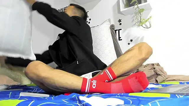 Snapshot of Aronxxs chatting on 09-30-25, 09:36 Aronxxs online show from 09-30-25, 09:36