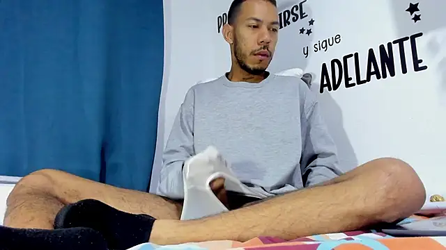 Snapshot of Aronxxs chatting on 11-16-25, 10:32 Aronxxs online show from 11-16-25, 10:32