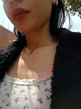Snapshot of Violeta_12- chatting on 04-26-26, 06:38 Violeta 12- online show from 04-26-26, 06:38