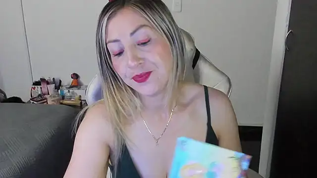 Andreina Suann online show from 11-06-25, 11:00