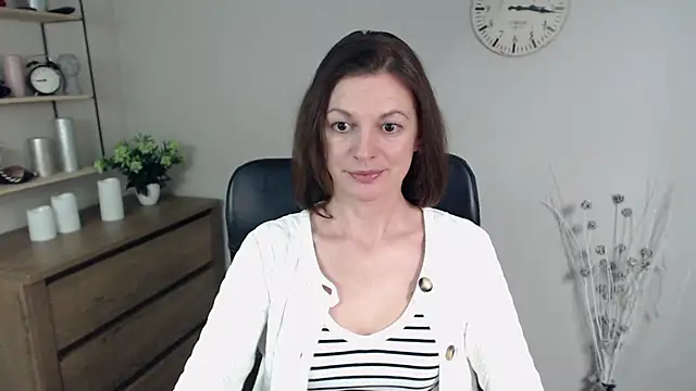 VivianWILD online show from 01-17-25, 03:53