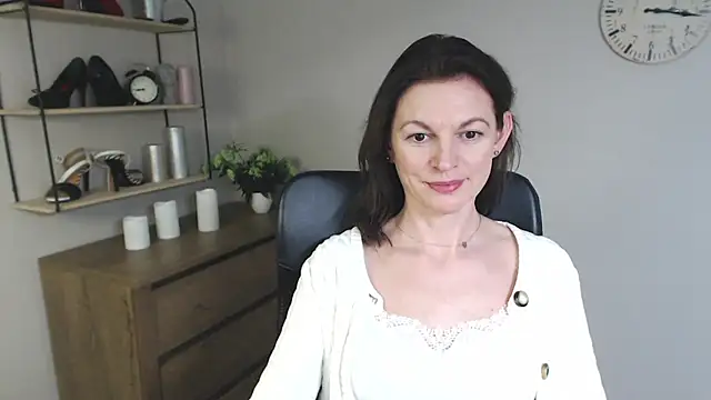 VivianWILD online show from 01-31-25, 06:03