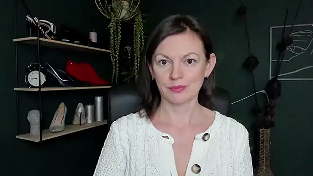 VivianWILD online show from 03-21-25, 06:49