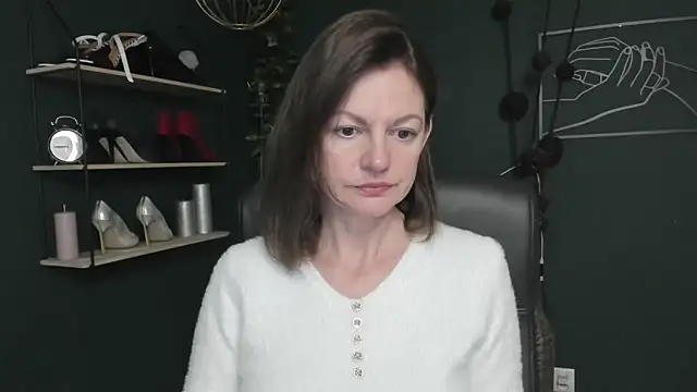 VivianWILD online show from 10-17-25, 06:05