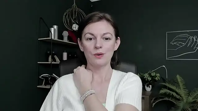 VivianWILD online show from 05-29-26, 06:44