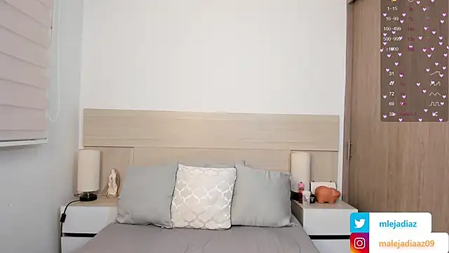 Snapshot of MalejaDiaz_ chatting on 11-30-25, 12:42 MalejaDiaz online show from 11-30-25, 12:42