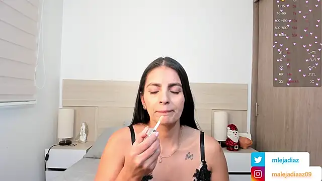 Snapshot of MalejaDiaz_ chatting on 12-15-25, 06:34 MalejaDiaz online show from 12-15-25, 06:34