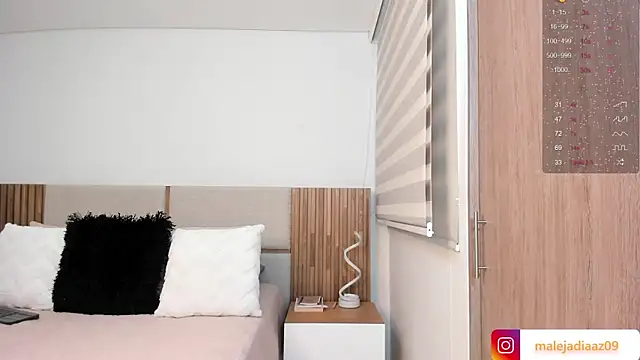 MalejaDiaz  online show from 04-07-26, 04:07