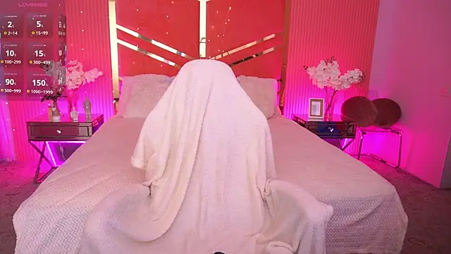 Miki Kivi online show from 04-14-26, 11:11