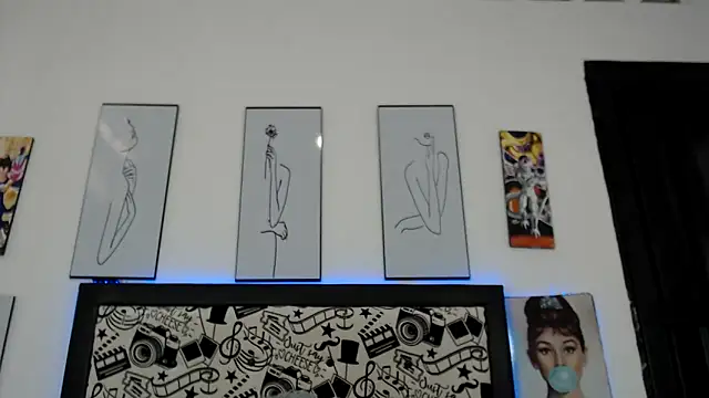 Rihana14 online show from 05-19-26, 08:04