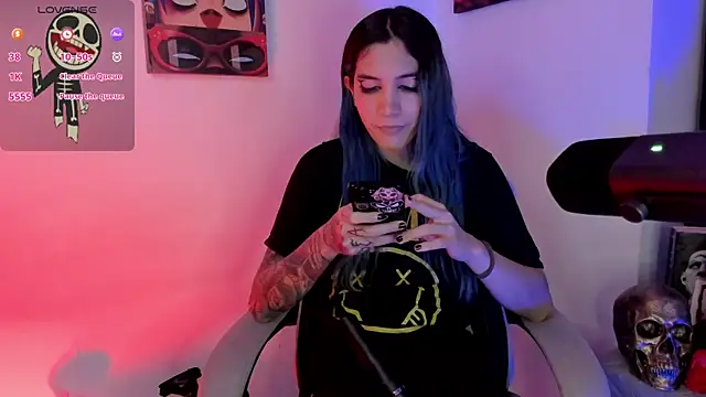sofi pretty uwu- online show from 04-28-26, 02:27