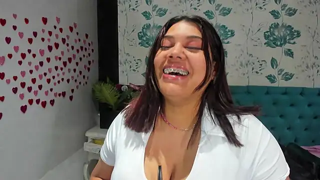 Snapshot of LindaBreeS chatting on 01-22-25, 07:45 LindaBreeS online show from 01-22-25, 07:45