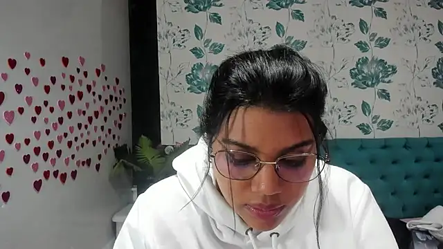 Snapshot of LindaBreeS chatting on 01-26-25, 08:23 LindaBreeS online show from 01-26-25, 08:23