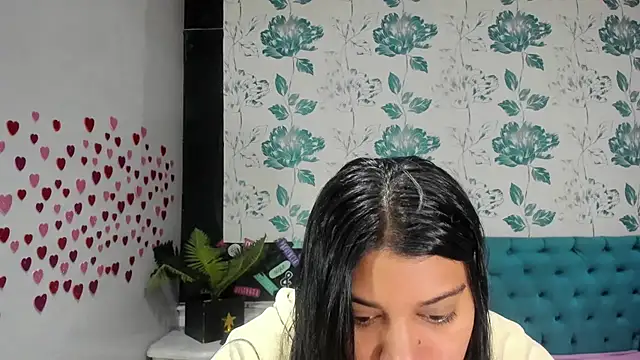 Snapshot of LindaBreeS chatting on 01-27-25, 01:52 LindaBreeS online show from 01-27-25, 01:52