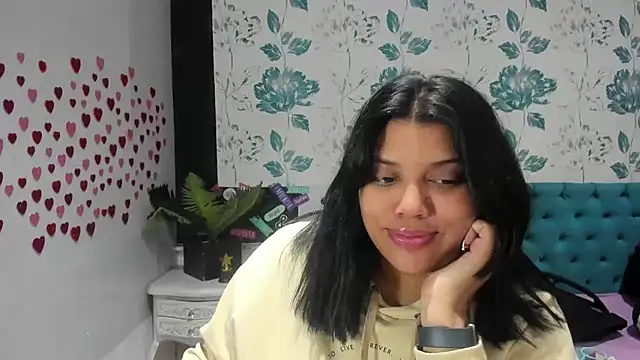 Snapshot of LindaBreeS chatting on 01-27-25, 07:56 LindaBreeS online show from 01-27-25, 07:56