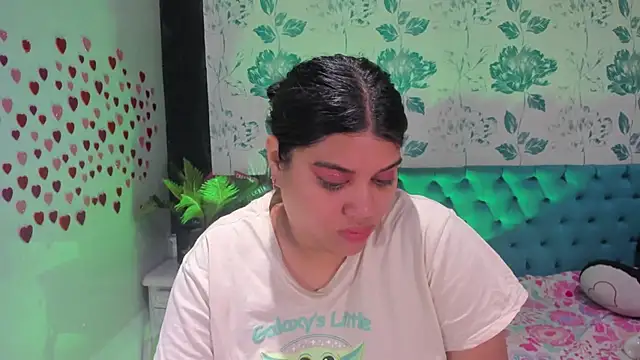 Snapshot of LindaBreeS chatting on 01-30-25, 04:34 LindaBreeS online show from 01-30-25, 04:34