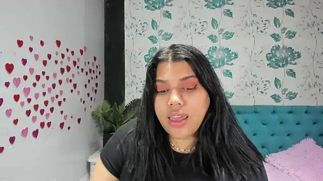Snapshot of LindaBreeS chatting on 03-03-25, 05:29 LindaBreeS online show from 03-03-25, 05:29