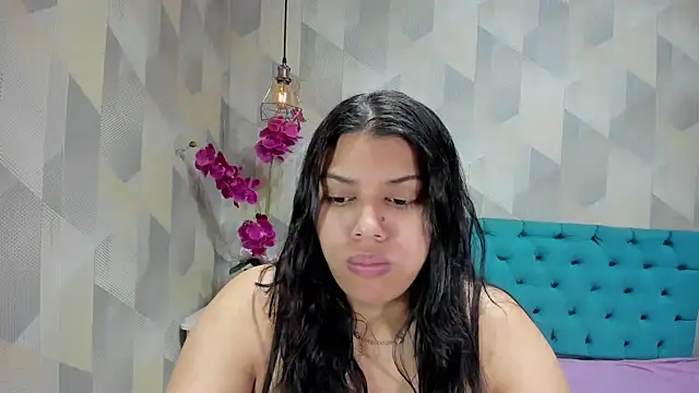 Snapshot of LindaBreeS chatting on 10-22-25, 02:06 LindaBreeS online show from 10-22-25, 02:06