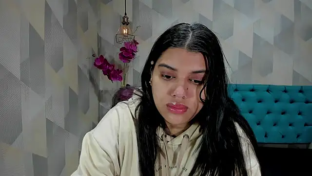 Snapshot of LindaBreeS chatting on 10-28-25, 12:09 LindaBreeS online show from 10-28-25, 12:09