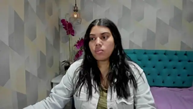 Snapshot of LindaBreeS chatting on 11-08-25, 03:23 LindaBreeS online show from 11-08-25, 03:23