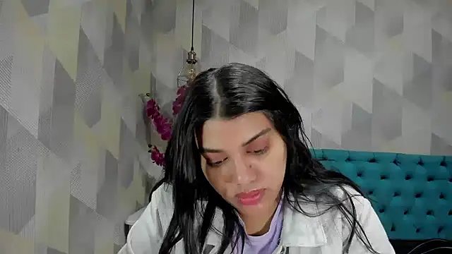 Snapshot of LindaBreeS chatting on 11-09-25, 12:36 LindaBreeS online show from 11-09-25, 12:36