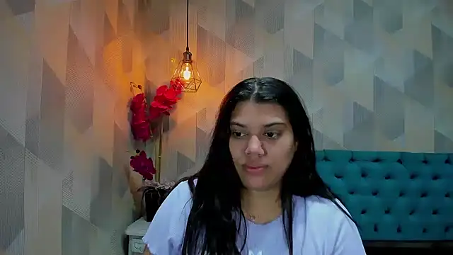 Snapshot of LindaBreeS chatting on 11-28-25, 10:01 LindaBreeS online show from 11-28-25, 10:01