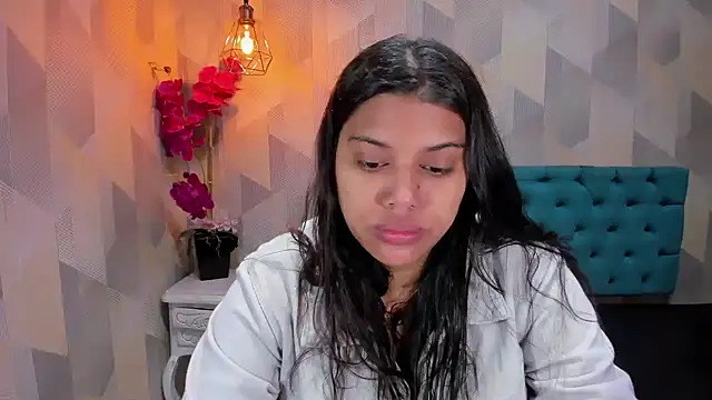 Snapshot of LindaBreeS chatting on 11-30-25, 01:15 LindaBreeS online show from 11-30-25, 01:15