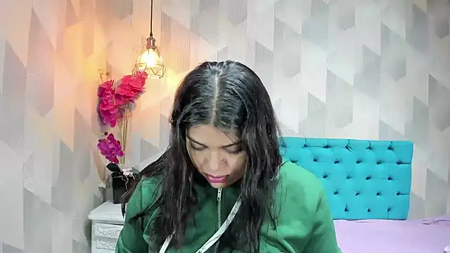 LindaBreeS online show from 05-21-26, 01:07