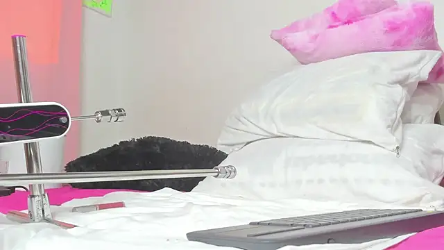 Snapshot of Ashley_Miiller1 chatting on 01-21-25, 02:26 Ashley Miiller1 online show from 01-21-25, 02:26