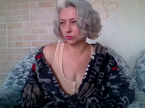 Lorie Carrie online show from 04-15-26, 08:21