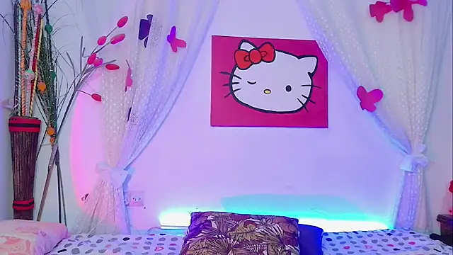 Snapshot of HanaWayne chatting on 03-13-26, 03:40 HanaWayne online show from 03-13-26, 03:40