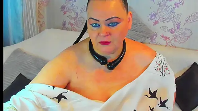 MilanaBiegert online show from 01-05-25, 01:36